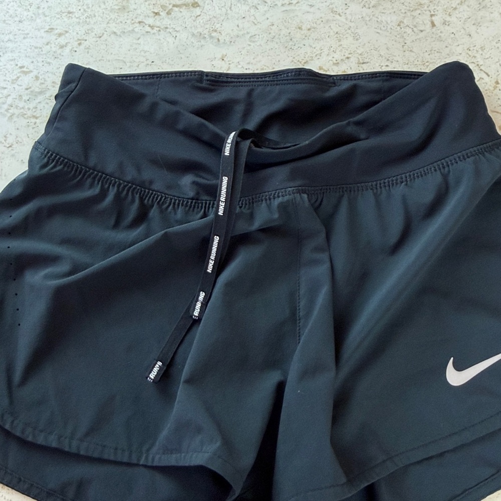 Nike Dri Fit Women's Black Athletic Shorts size small - Picture 7 of 12